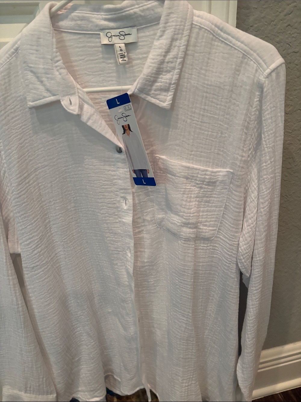 Jessica Simpson White Textured Long-Sleeve Button-Down Shirt